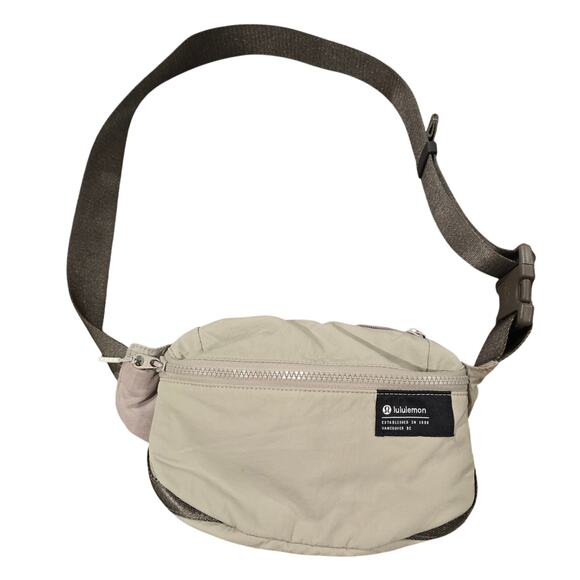 Lululemon Gray "Clean Lines" Belt Bag with Adjustable Strap - Picture 1 of 9